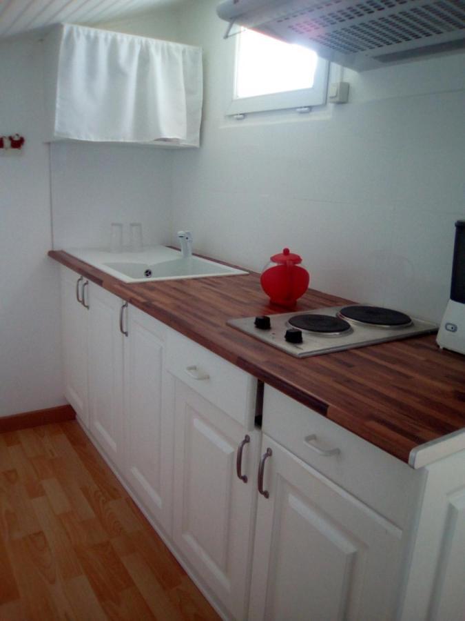 Gite T2 Avec Grande Piscine Apartment Villeneuve-la-Comptal Luaran gambar